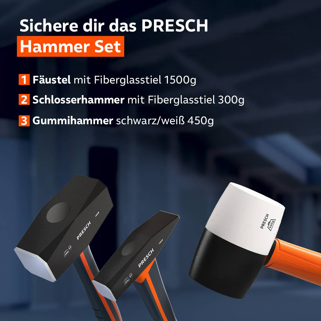Le kit de marteaux comprend un maillet, un marteau de serrurier et un maillet en caoutchouc, à portée de main sur un fond sombre.