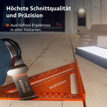 Anwendungsbeispiel für präzises Arbeiten: Das Multitool Tauchsägeblatt beim Ausführen eines exakten Schnitts in einen Dielenboden. Ein PRESCH Zimmermannswinkel dient dabei als Führungsschiene, um ausrissfreie Ergebnisse in allen Holzarten zu garantieren.