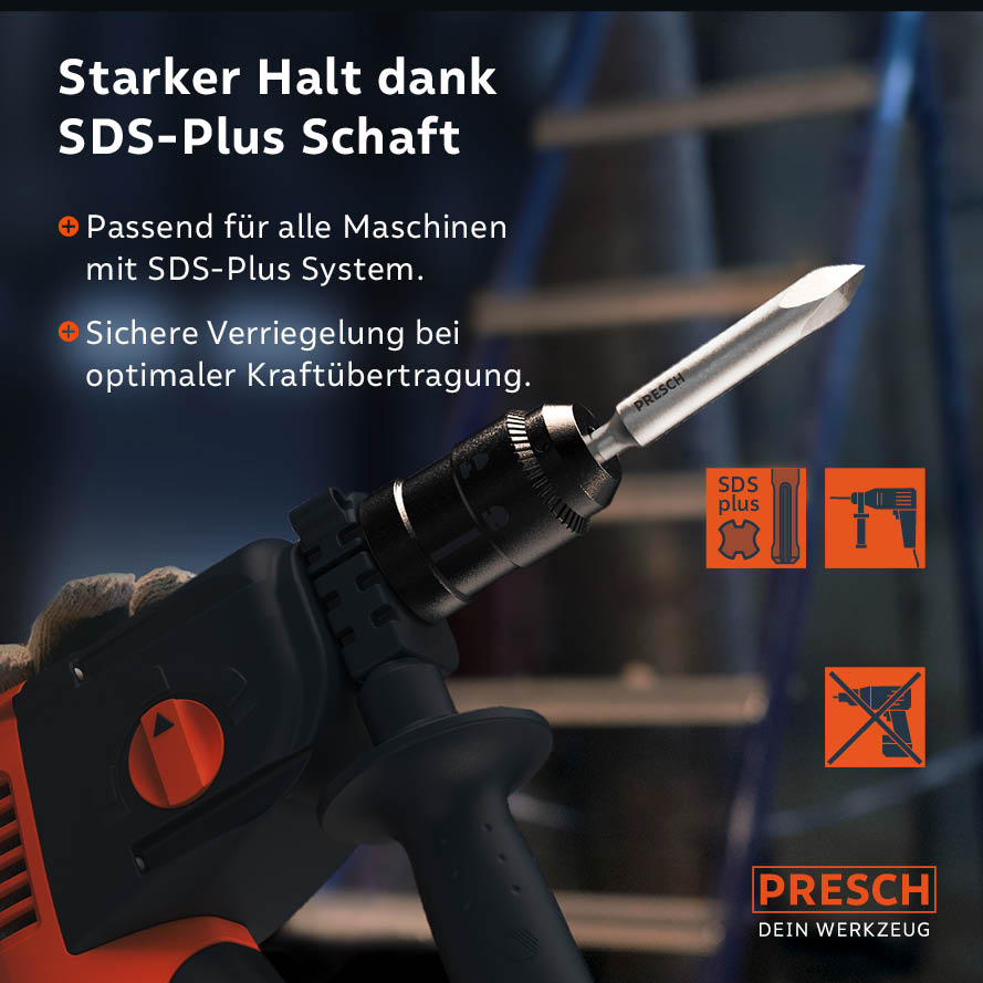 Der Spitzmeißel ist im SDS-Plus Aufnahmesystem eines Bohrhammers eingespannt und sicher verriegelt.