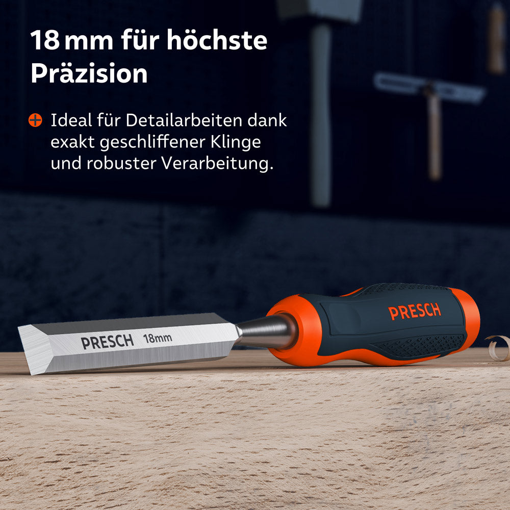 Das Stemmeisen mit 18mm Klingenbreite liegt auf einer Holzbohle; ideal für Detailarbeiten dank exakt geschliffener Klinge und robuster Verarbeitung.