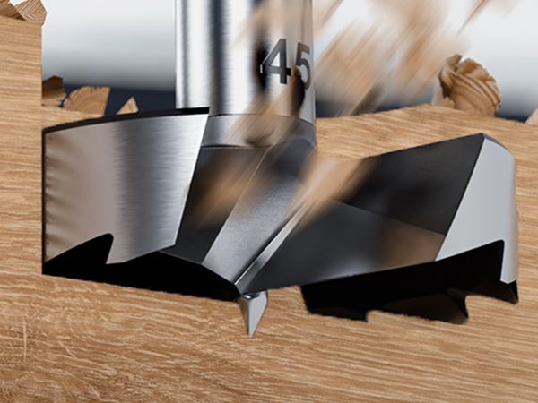 Pour divers matériaux en bois