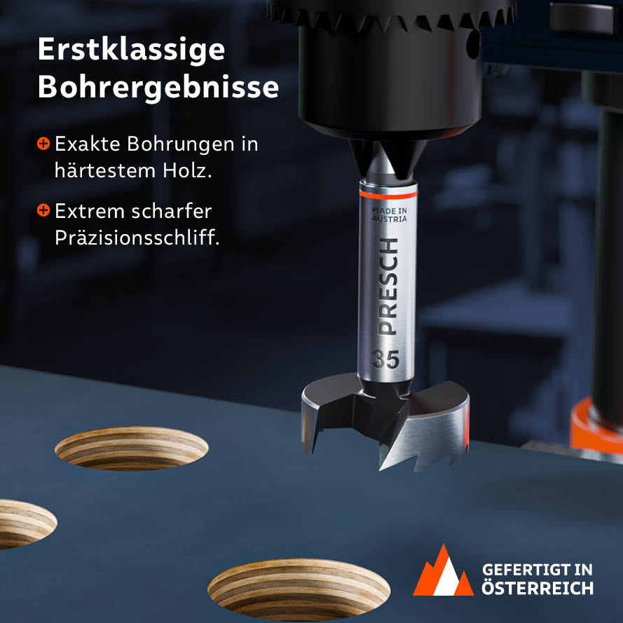 Erstklassige Bohrergebnisse im Einsatz: Ein 35mm Forstnerbohrer erzeugt exakte Bohrungen in einer stabilen Holzplatte dank extrem scharfem Präzisionsschliff.