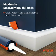 Precieze verwijdering van een voeg op een witte plint; het gereedschap is geschikt voor alle afdichtingsmiddelen zoals siliconen en acryl.
