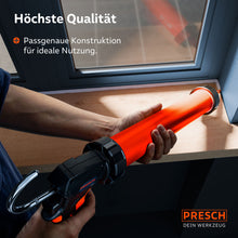 De PRESCH Beutelpresse wordt in gebruik op een vensterbank getoond; de nauwkeurig passende constructie van de vervangingspunt garandeert een veilige bevestiging onder de overhangmoer en voorkomt materiaalverlies.