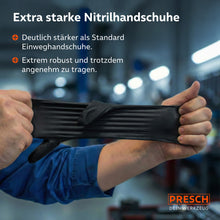 Demonstration der Reißfestigkeit: Ein Handschuh wird extrem in die Länge gezogen.