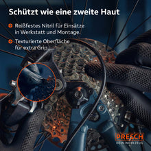 Reparatie aan de fiets: Het getextureerde oppervlak van de zwarte nitrilhandschoenen zorgt voor extra grip bij het werken met de olieachtige ketting.