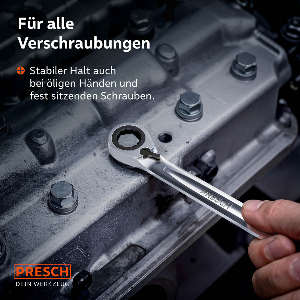 Praktischer Einsatz an einem massiven Motorblock. Das Werkzeug bietet stabilen Halt und sichere Kraftübertragung, selbst unter erschwerten Bedingungen wie öligen Händen oder fest sitzenden Bolzen.
