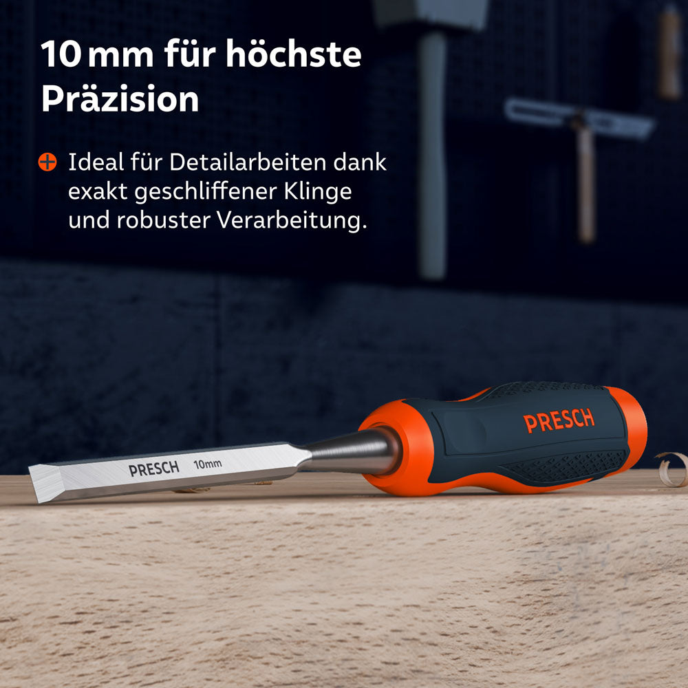 Das Stemmeisen mit 10mm Klingenbreite präsentiert auf einer Holzbohle; ideal für Detailarbeiten dank exakt geschliffener Klinge und robuster Verarbeitung.