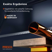 Nahaufnahme der scharfen Zahnung beim exakten Durchsägen eines Kupferrohrs; garantiert eine exzellente Schneidleistung.