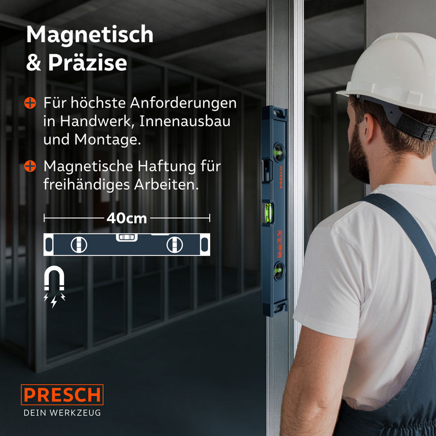 Ein Handwerker nutzt die magnetische PRESCH Wasserwaage im Trockenbau; das Werkzeug haftet selbstständig an einem vertikalen Metallprofil, was freihändiges Arbeiten und präzises Ausrichten bei der Montage ermöglicht.