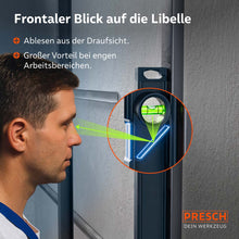 Detailweergave van de verticale waterpas met spiegeltysteem, die de gebruiker een directe bovenaanzicht van voren biedt, om zelfs in smalle werkruimtes de hoogste precisie zonder vervormingen te bereiken.