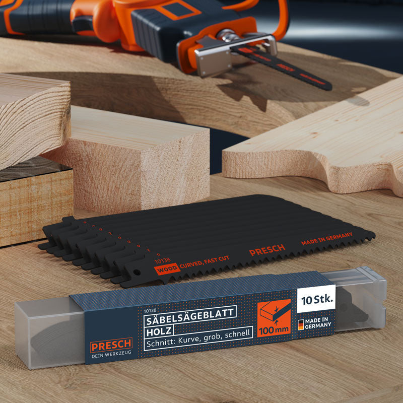 PRESCH Reciprocating zaagblad voor hout met 130mm voor curve snijden in grove snelle prestaties, afgebeeld op werkbank met houtelementen en verpakking.